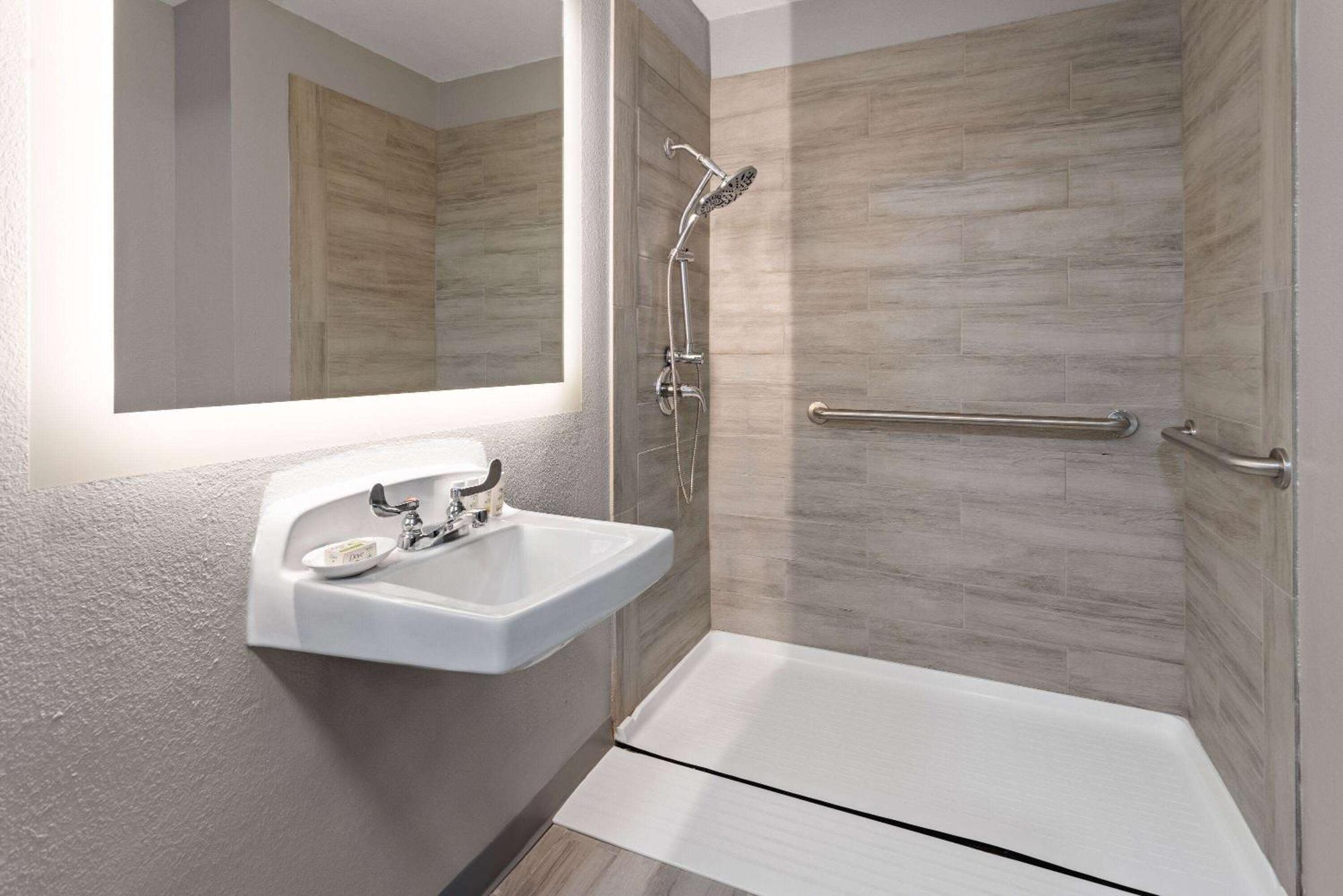 Hawthorn Extended Stay By Wyndham Columbia-Ft Jackson 외부 사진